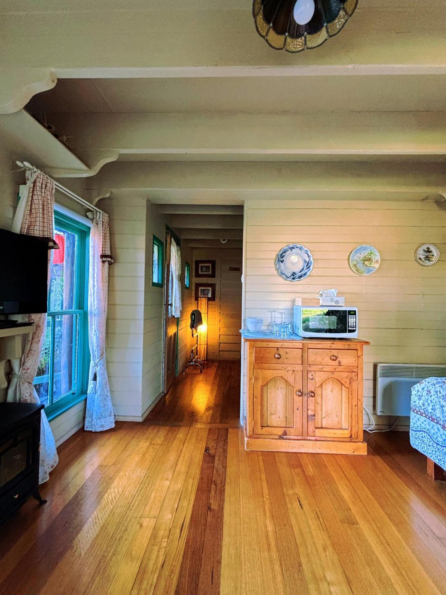 The Goat And Goose Bed & Breakfast Lakes Entrance Exterior photo